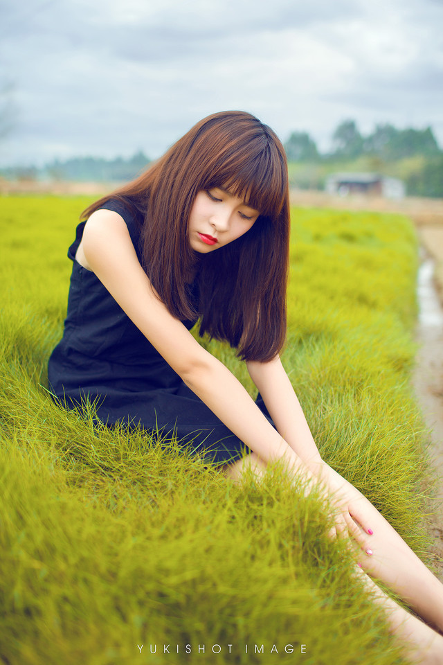 黑裙女子夏日小清新  第3张