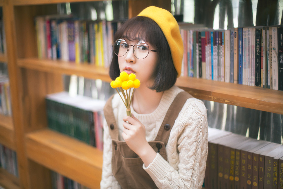 背带裤女子的书馆开学季的到来  第5张