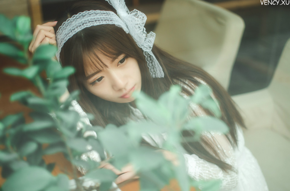 长发女子安静私房清纯写真  第12张