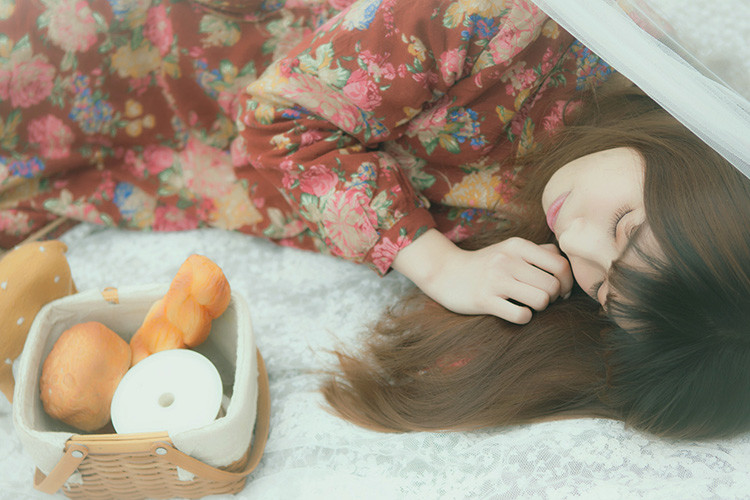 童话里的长发迷人女子  第7张