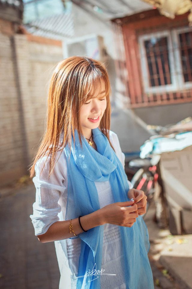 清纯美女户外小清晰写真  第3张