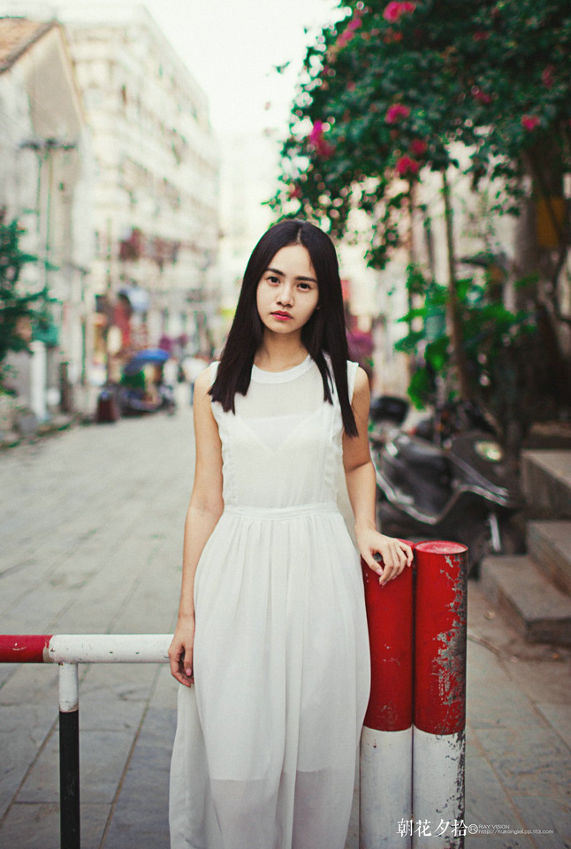 时光静默的清纯甜美女子  第4张