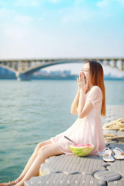西瓜少女的夏日清纯照  第7张