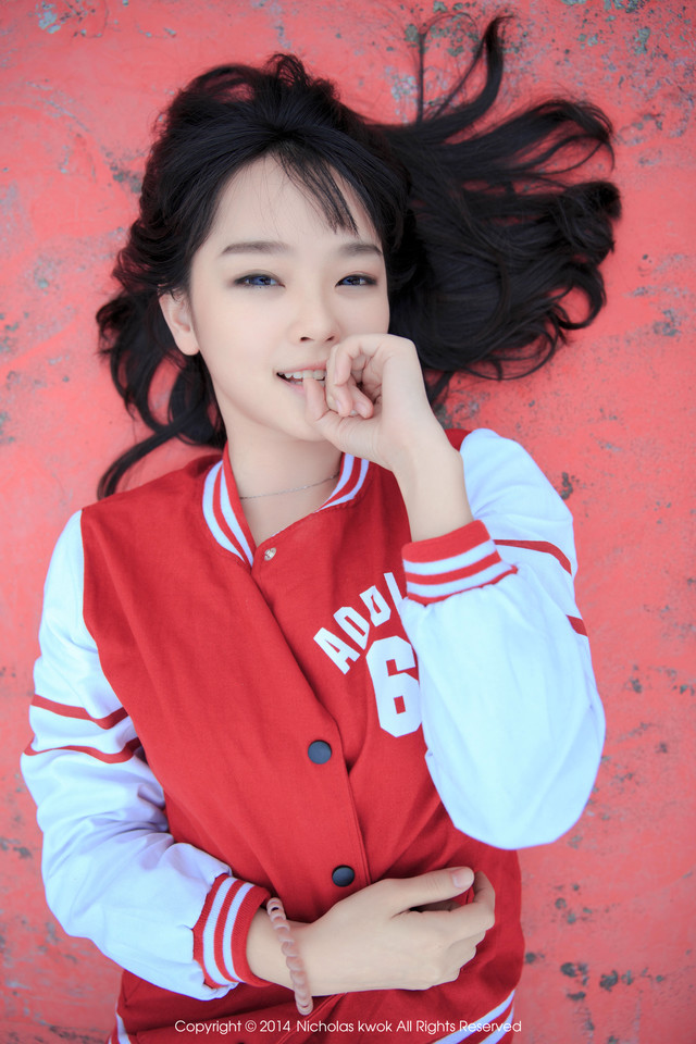 甜美女子的清纯写真图  第15张